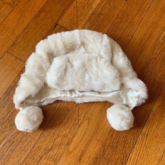 𝅺GAP | Fuzzy cream Infant hat-Size 0- 6 months - Picture 2 of 5
